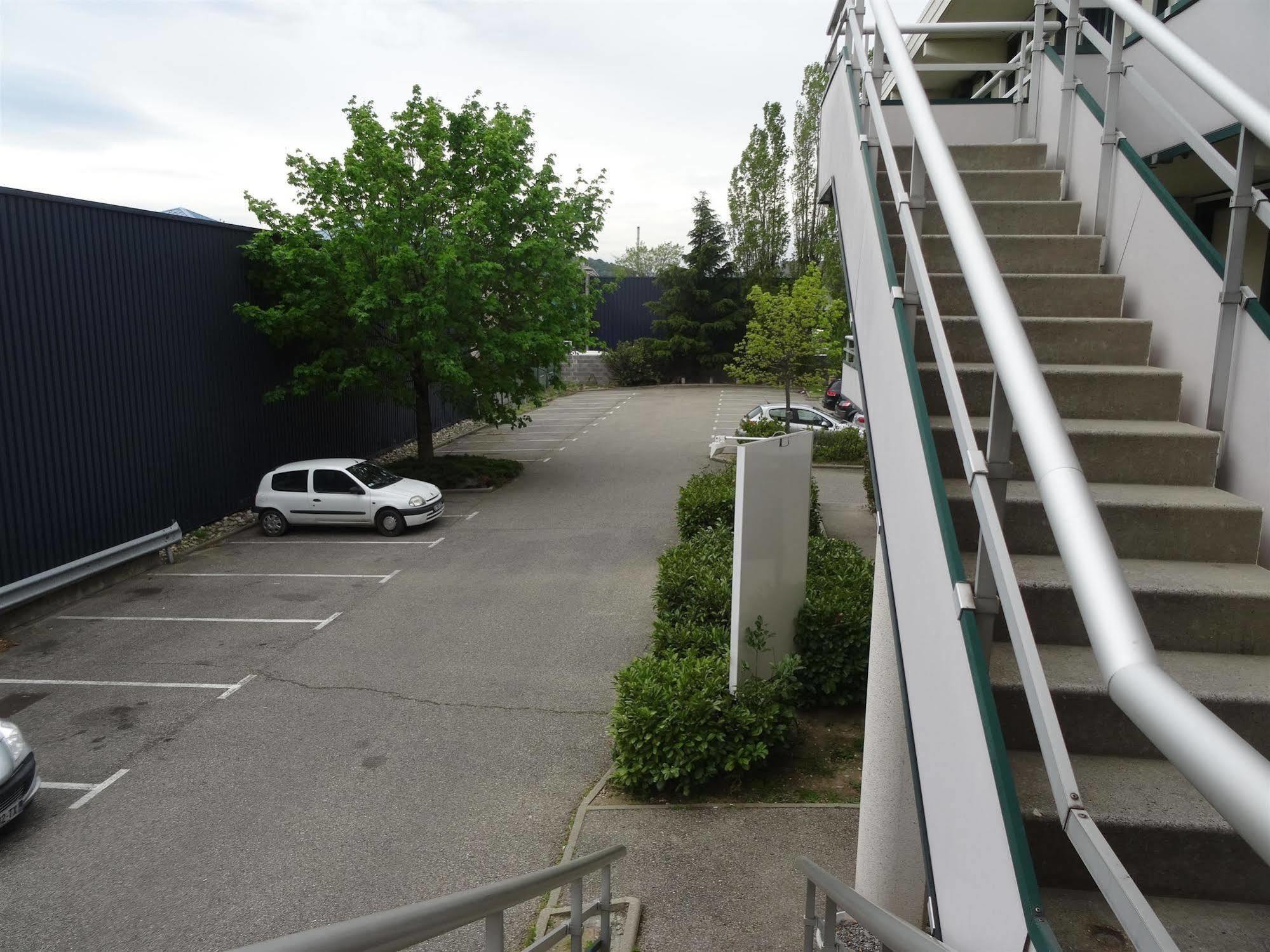 Premiere Classe Lyon Sud - Chasse Sur Rhône Exterior foto